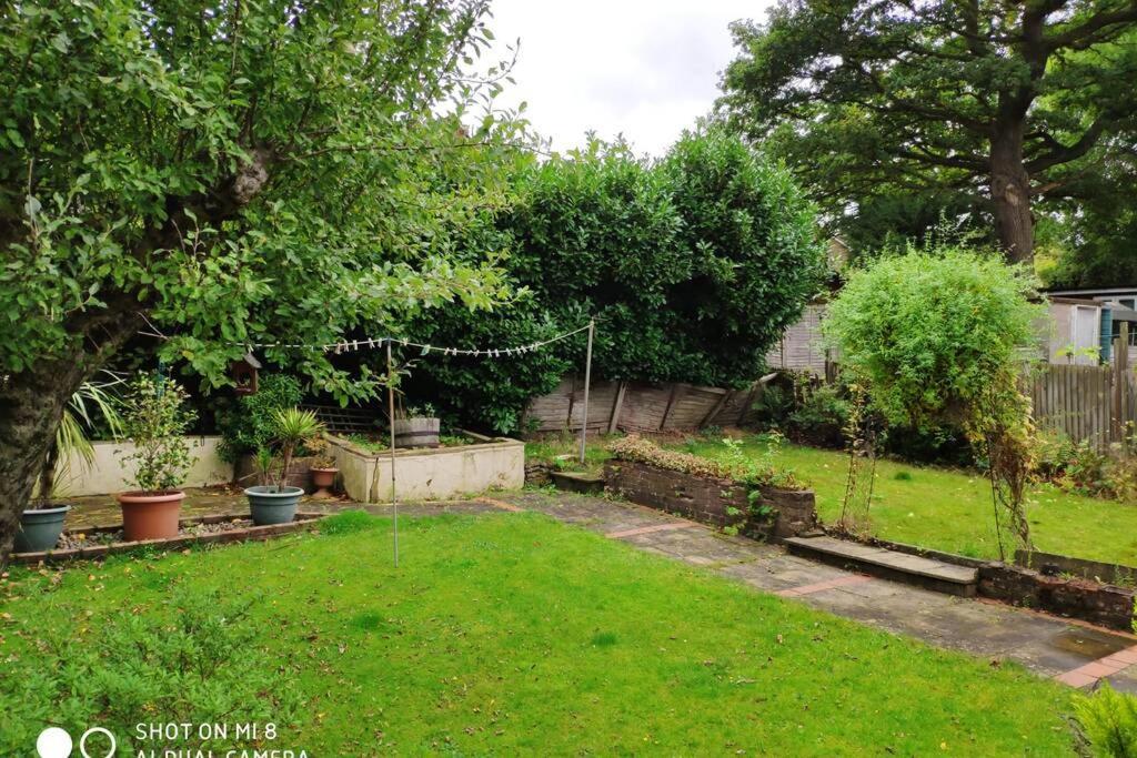 Cozy Entire Bungalow House Winchmore Hill Eksteriør billede