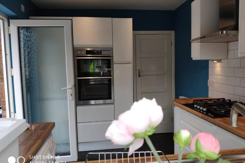 Cozy Entire Bungalow House Winchmore Hill Eksteriør billede